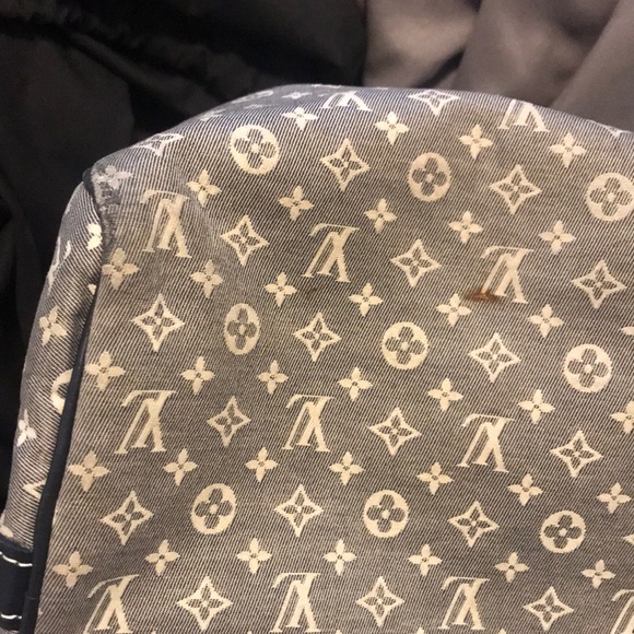 Louis Vuitton - Picture 4 of 6